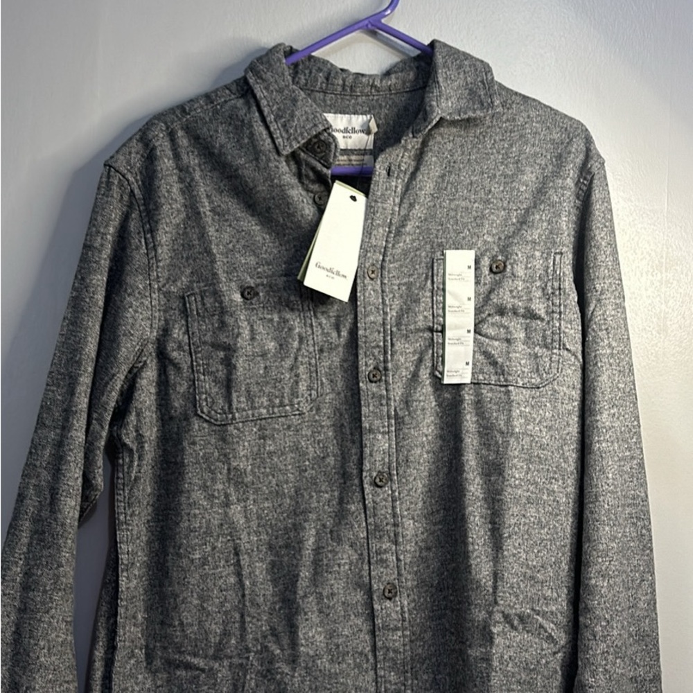 Gray men’s button up soft Shirt good fellow NWT SIZE medium
